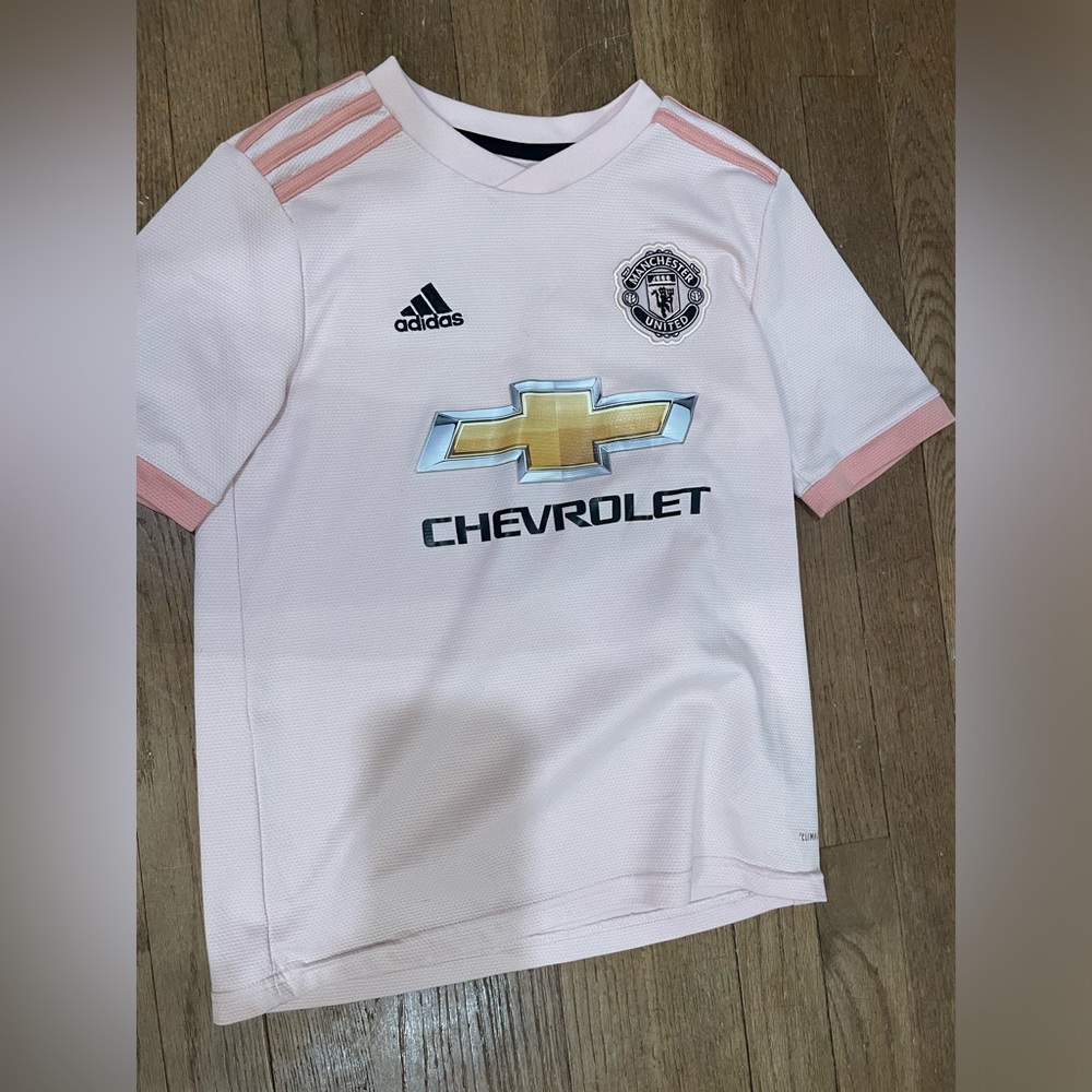 Pink Manchester United Official Jersey Youth Medium